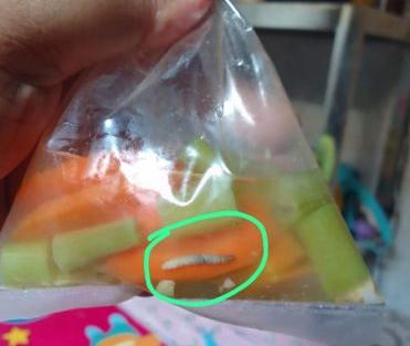 Makanan tambahan untuk stunting ada belatungnya.(blok-a.com/kiriman warga for blok-a.com)