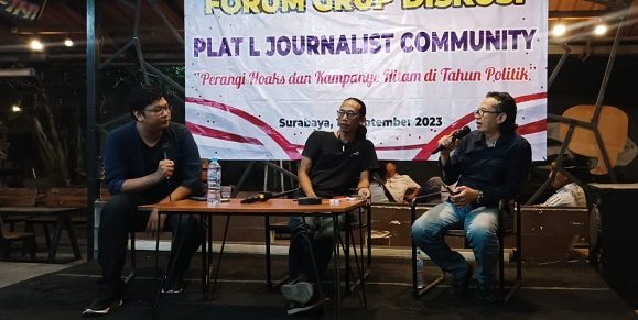FGD hoaks dan kampanye hitam menjelang Pemilu 2024 di Mbah Cokro Warkop, Jalan Prapen Kota Surabaya, Rabu (13/9/2023).
