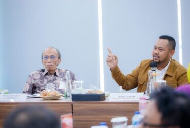 Gus Yani melakukan koordinasi dengan Organisasi Perangkat Daerah (OPD) melakukan kunjungan kerja di Kawasan Ekonomi Khusus (KEK) Java Intregrated Internasional Port and Estate (JIIPE), Kamis (10/8/2023).