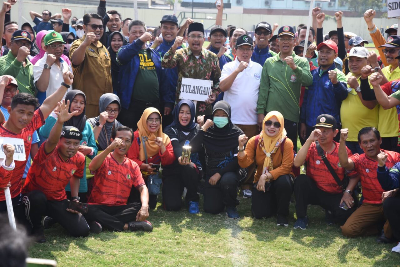 Peresmian pekan Olahraga Guru/Porgu PGRI Kabupaten Sidoarjo di Stadion Jenggolo Sidoarjo.