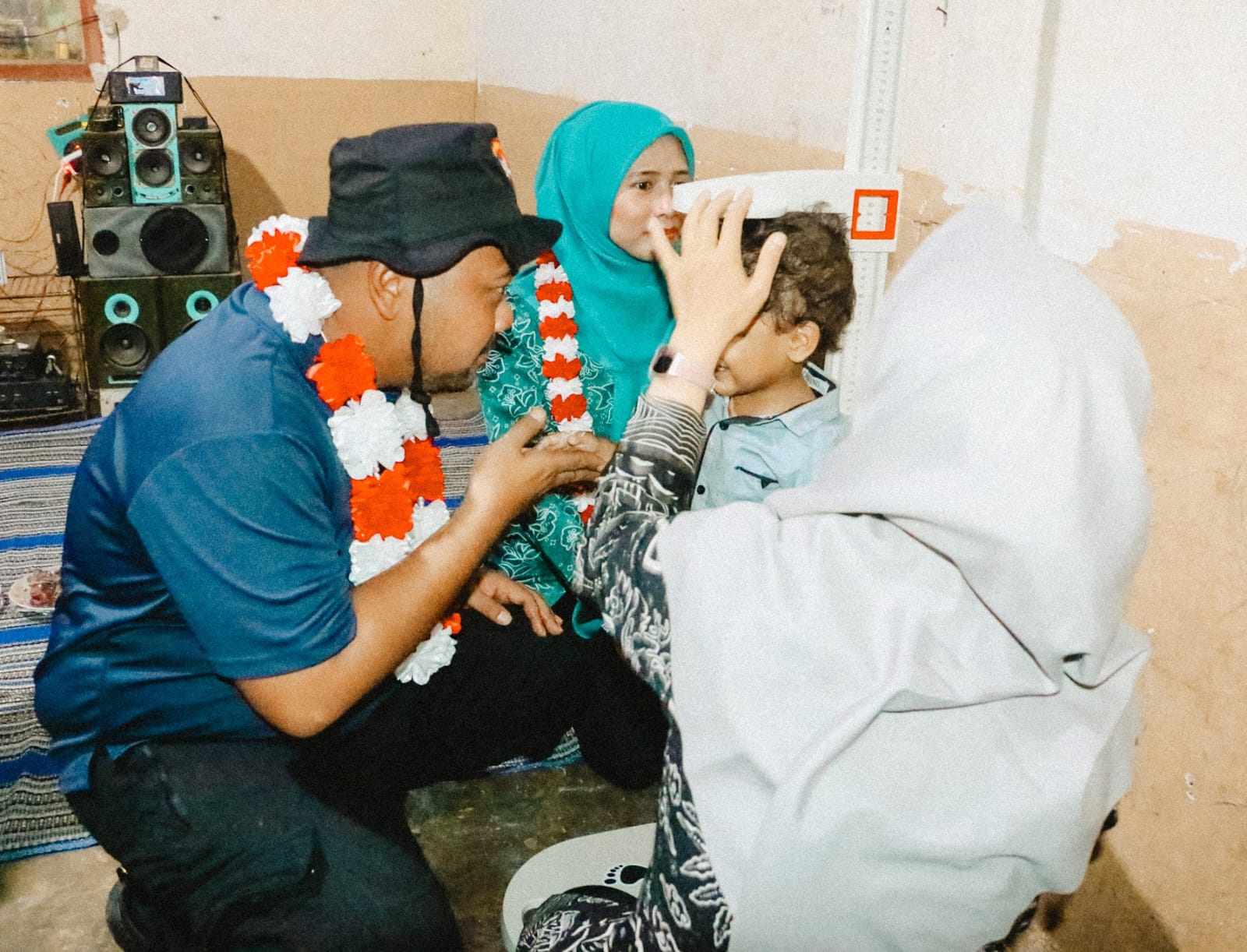 Gus Yani Dan Ning Nurul Susuri Gang Untuk Lacak Kasus Stunting. (blok-a.com/ivan)