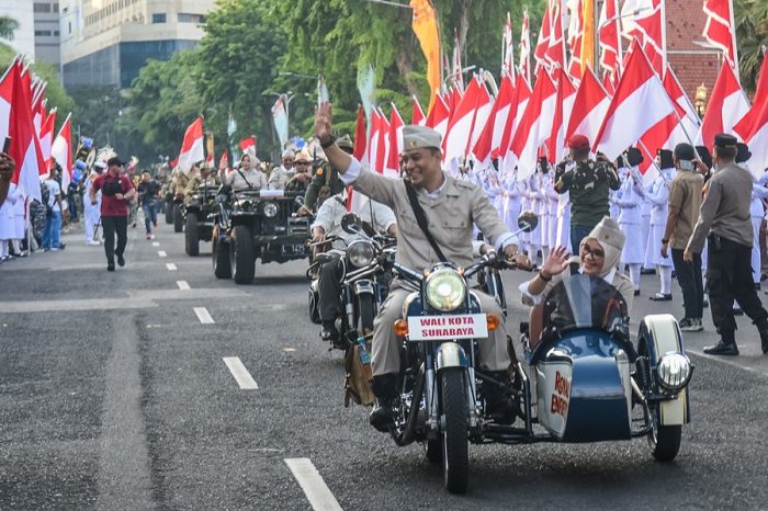 Wali Kota Surabaya Eri Cahyadi dalam Parade Surabaya Juang 2023, Minggu (5/11/2023).