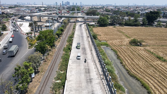 Frontage road, Kecamatan Buduran - Kecamatan Waru, Sidoarjo.