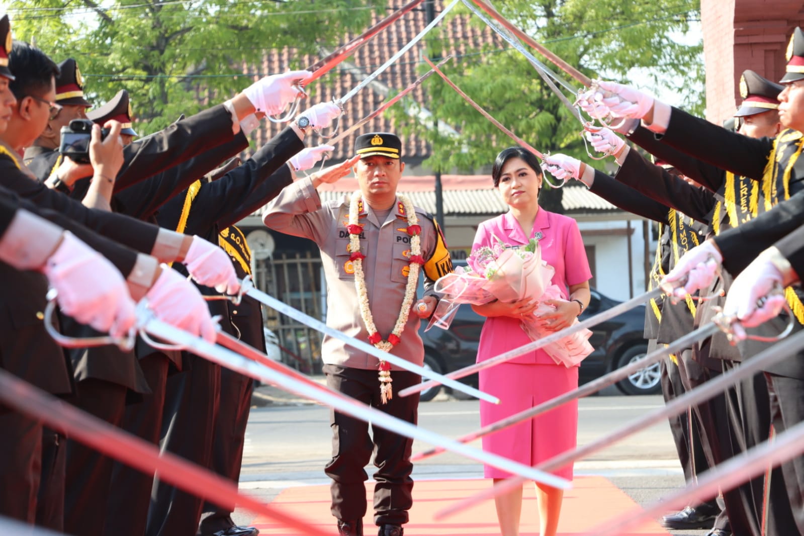 Acara Sertijab Kapolresta Mojokerto di lapangan Mapolresta Mojokerto. (dok. Polresta for blok-a.com)