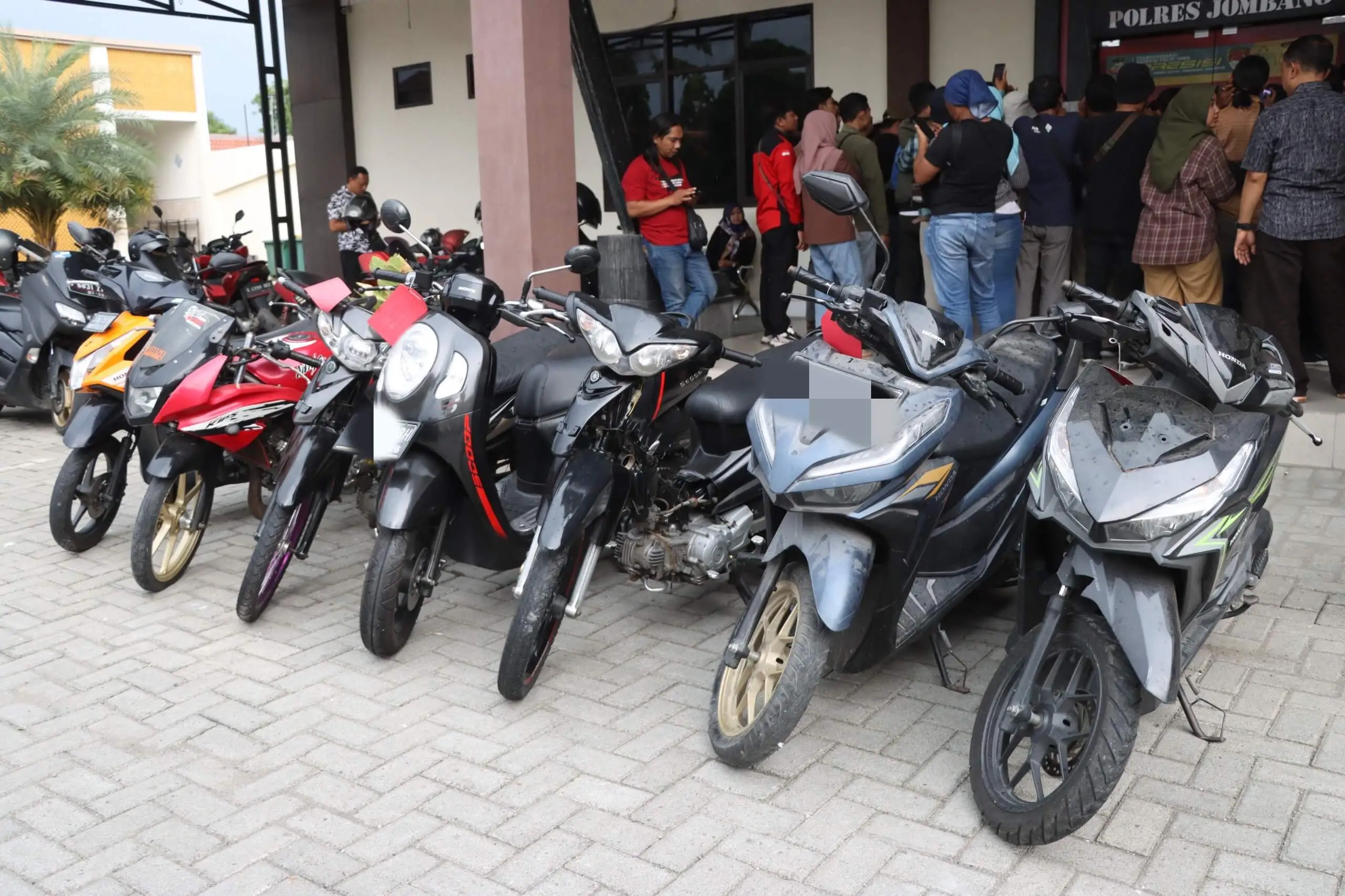 Barang bukti kendaraan bermotor hasil curian berhasil diamankan di Polres Jombang.(dok. Polres for blok-a.com)