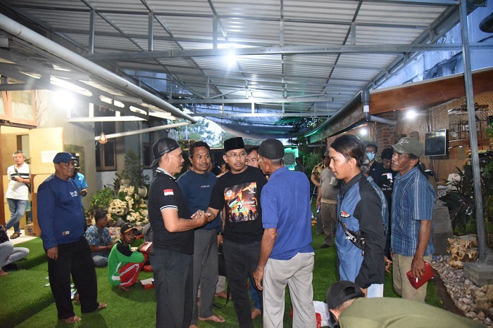 Bupati Sidoarjo Ahmad Muhdlor Ali, saat menerima permintaan maaf para peserta aksi demo tebar sampah.