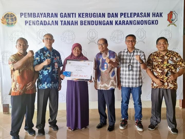 Pemkab Bojonegoro Lakukan Pencairan Ganti Untung Lahan 193 Bidang untuk PSN Bendungan Karangnongko.