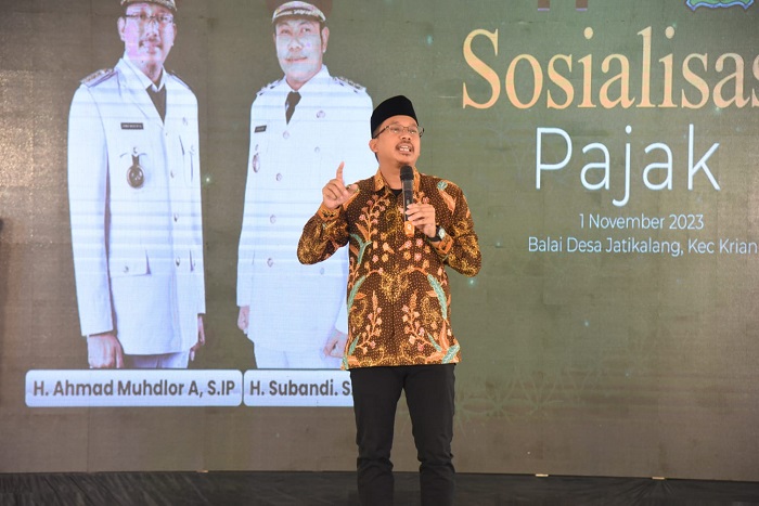 Bupati Sidoarjo, Ahmad Muhdlor Ali, saat memberi paparan pada sosialisasi pengawasan pajak.