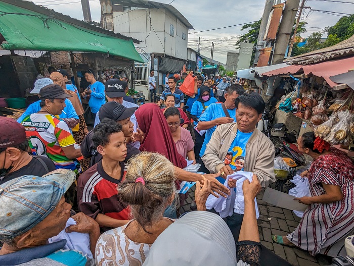Pedagang dan UMKM di Pasar Pogot, Jalan Kali Kedinding, Kecamatan Kenjeran, Kota Surabaya, kompak dukung Prabowo - Gibran.