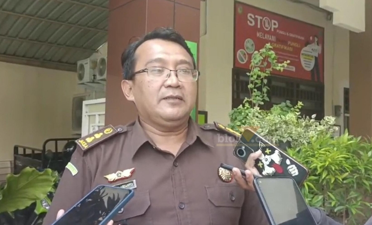 JPU Kejari Sidoarjo, Novan Basuki Arianto, SH, saat memberi keterangan pers. (blok a.com/jum)