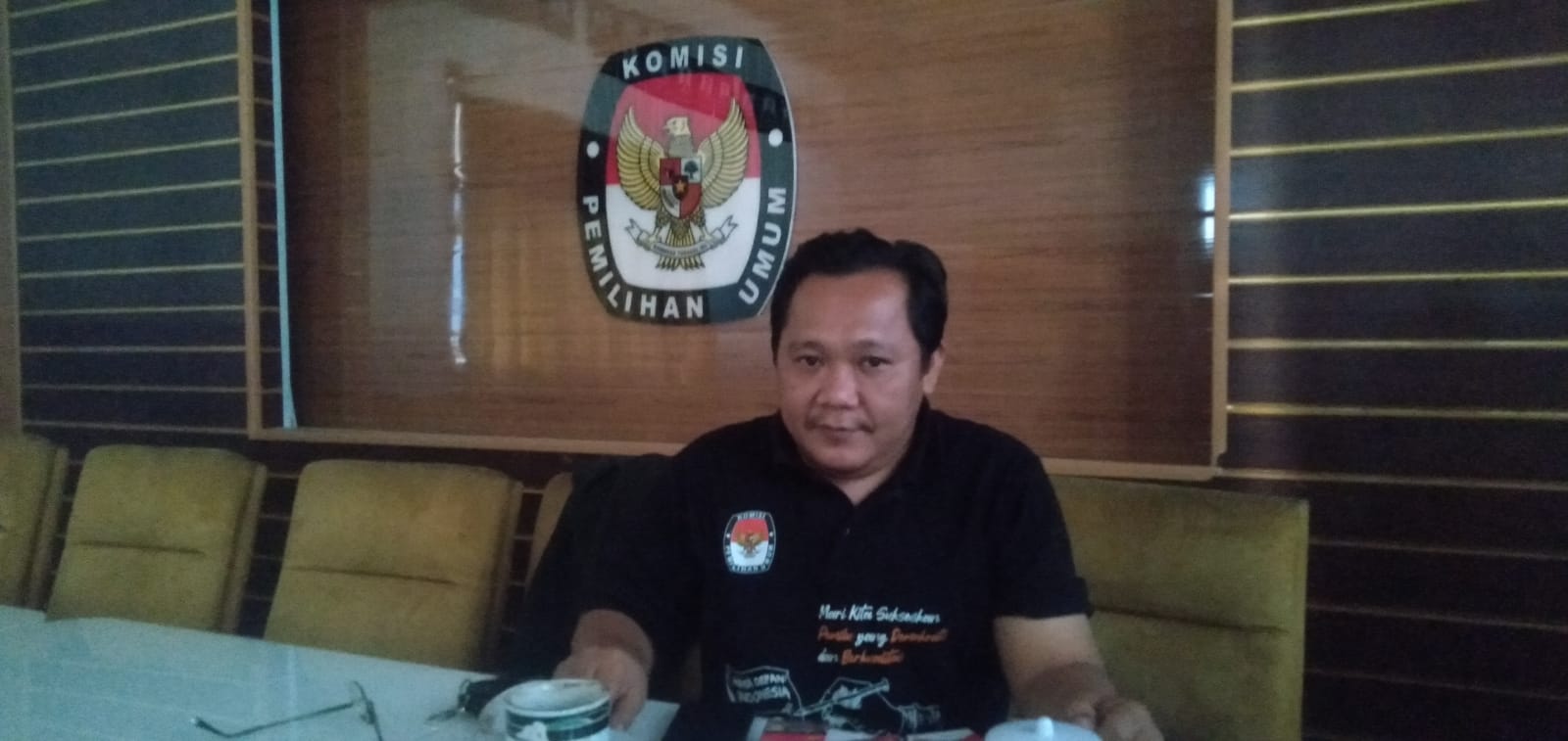Zainul Arifin anggota KPU divisi sosialisasi, pendidikan pemilih, partisipasi masyarakat dan SDM.(blok-a.com/Syahrul)