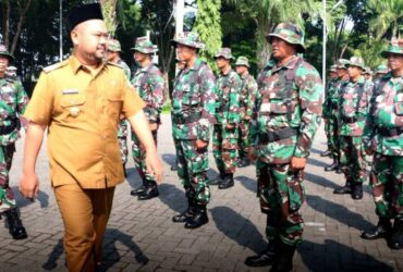Gus Yani memimpin upacara pembukaan TNI Manunggal Membangun Desa (TMMD) ke-119 Tahun 2024, Selasa (20/2/2024).(blok-a.com/ivan)