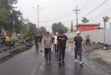 Mas Pj Wali Kota Mojokerto M Ali Kuncoro dalam giat jalan sehat.(blok-a.com/Syahrul)