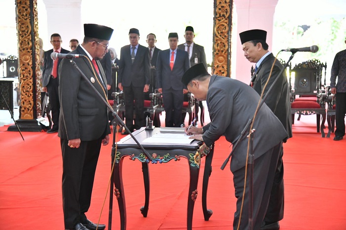 Pelantikan dan Pengambilan Sumpah/Janji Jabatan Pejabat Pimpinan Tinggi Pratama Pemkab Sumenep di Pendopo Keraton Agung, Kamis (29/02/2024).