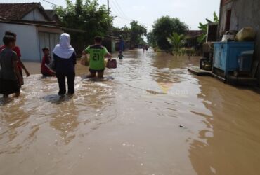 Banjir yang merendam beberapa desa di wilayah Mojokerto.(blok-a.com/Syahrul)