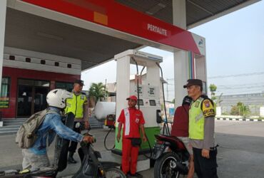 Polres Mojokerto Kota menggelar patroli BBM di sejumlah SPBU.