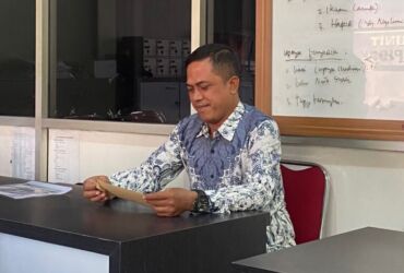 Kuasa hukum korban penipuan CPNS di Jombang, Hadi Purwanto saat di kantornya.(Blok-a.com/Syahrul)