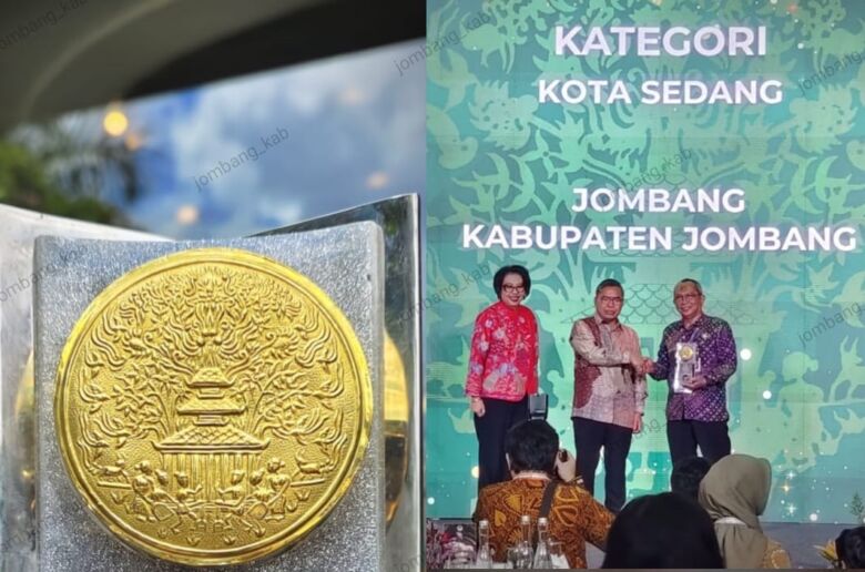 Penerimaan piala Adipura untuk kabupaten Jombang.(Dok. Pemkab Jombang for blok-a.com)