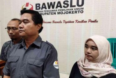 Ketua Bawaslu Dody Faizal saat memberikan keterangan kepada wartawan.(Blok-a.com/Syahrul)