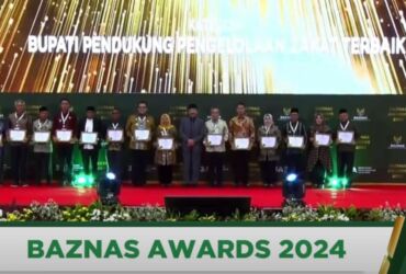 Piagam penghargaan Baznas Award untuk Pj Bupati Jombang.(Dok.Kominfo Jombang for blok-a.com)