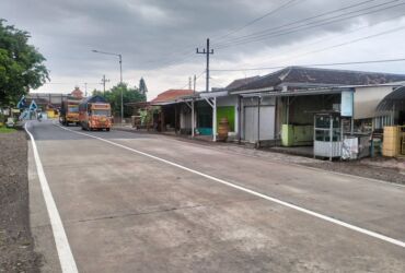 Proyek pembangunan betonisasi jalan, permudah aksesabilitas pelaku bisnis dan masyarakat Sidoarjo.