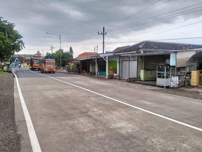 Proyek pembangunan betonisasi jalan, permudah aksesabilitas pelaku bisnis dan masyarakat Sidoarjo.