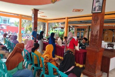Penyaluran BPNT tahap III Desa Sumokembangsri, Kecamatan Balongbendo.