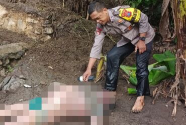 Warga Desa/Kecamatan Cluring, ditemukan tewas di sungai Simbar, Senin (4/3/2024).(blok-a.com/Kuryanto)