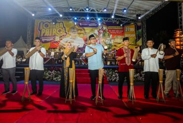 Suasana lomba musik kesenian patrol di depan kantor pemerintah Kota Mojokerto.(Blok-a.com/Syahrul)