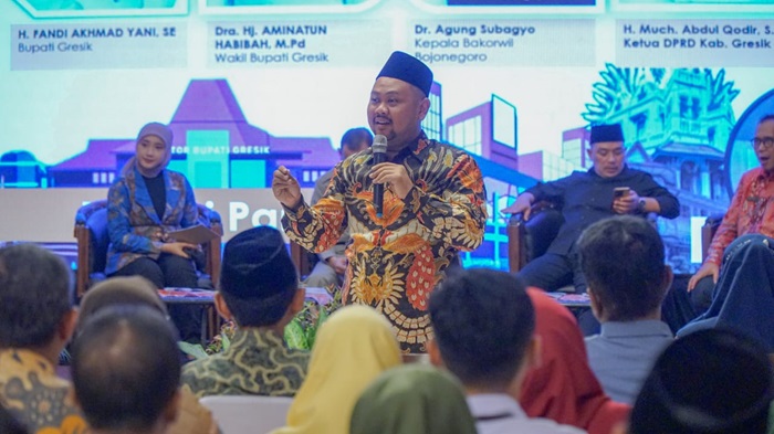 Bupati Gresik Fandi Akhmad Yani saat menghadiri Musrenbang RKPD 2025 dalam rangka percepatan pembangunan di Kabupaten Gresik.