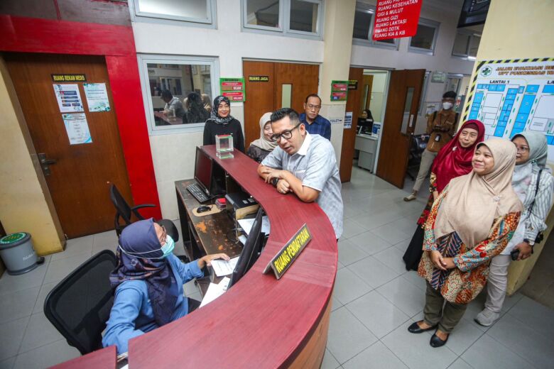 Pj Wali Kota Mojokerto meninjau pelayanan rumah sakit umum kota Mojokerto.(Dokumen Kominfo)