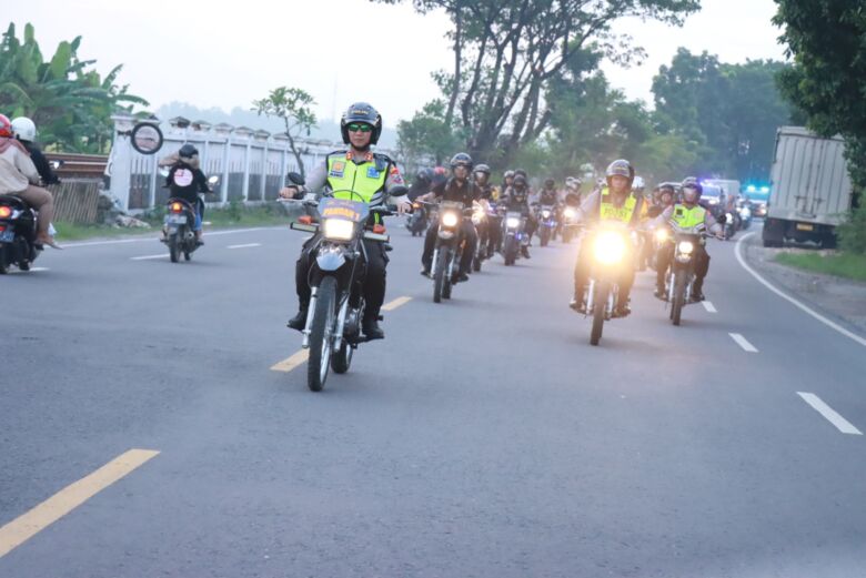 Teks : Siapkan Mudik Lebaran, Kapolres Bojonegoro Cek Jalur dan Perketat Pengamanan