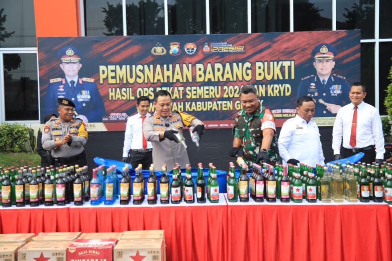 Ratusan Tersangka Diamankan Polres Gresik selama Operasi Pekat Semeru 2024