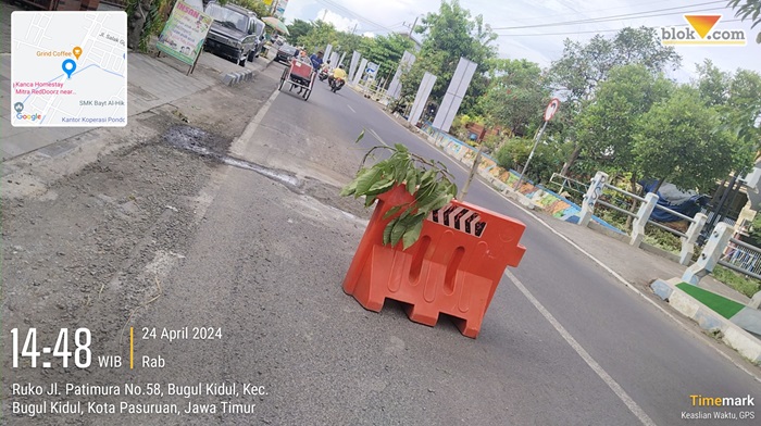 Lokasi perbaikan galian PDAM di Jalan Patiunus, Kota Pasuruan.(Rahmat/blok-a.com)