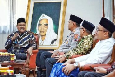 Gus Ipul Wali Kota Pasuruan pimpin acara halal bihalal ASN.