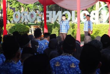 Halal bihalal ASN Pemkab Bojonegoro di halaman Pendopo Malowopati, Rabu (17/04/2024).