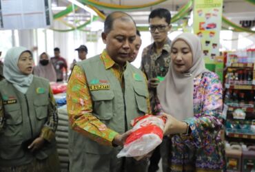 Tim TPID Jombang saat sidak di Afco.(Elok Apriyanto for blok-a.com)