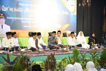 Ahmad Muhdlor Ali, Bupati Sidoarjo saat Nuzulul Qur'an di Pendapa Delta Wibawa Kabupaten Sidoarjo.