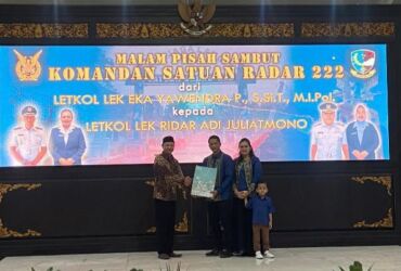 Pisah sambut Komandan Satuan Radar 222 dari Letkol Lek Eka Yawendra P kepada Letkol Lek Adi Juliatmojo, Jumat (26/4/2024).