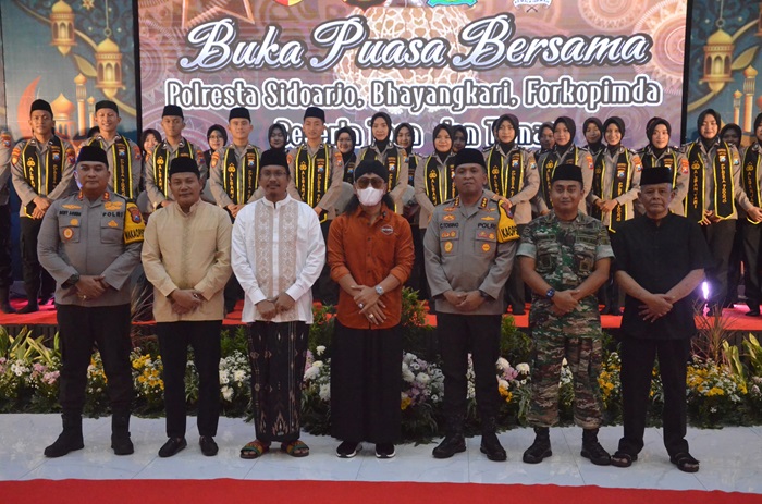 Bupati Sidoarjo Ahmad Muhdlor dan Wakil Bupati Subandi gelar buka bersama Forkopimda di gedung serbaguna Polresta Sidoarjo.