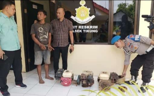 SK pelaku pencurian diesel pertanian diamankan ke Polsek Tikung Lamongan bersama barang bukti hasil kejahatannya.(blok-a.com/ivan)