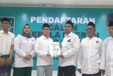 Kedatangan Gus Barra ke kantor DPC PKB Kabupaten Mojokerto untuk menyerahkan formulir pendaftaran bakal calon Bupati.(Blok-a.com/Syahrul Wijaya)