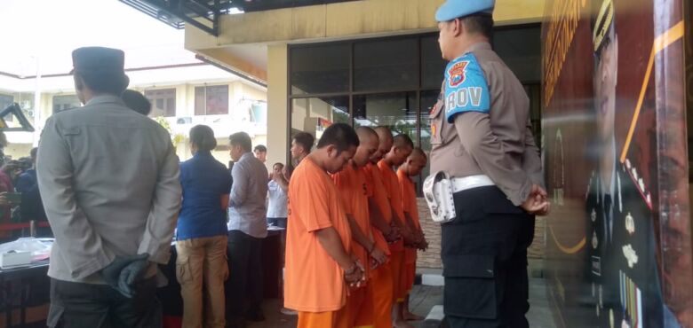 Beberapa pelaku tindak kejahatan kriminal berhasil diamankan di Polres Mojokerto.(Blok-a.com/Syahrul Wijaya)