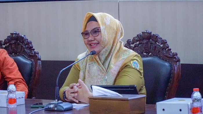 Wakil Bupati Gresik Aminatun Habibah berdiskusi mengenai kurikulum pendidikan vokasi sesuai kebutuhan lapangan.
