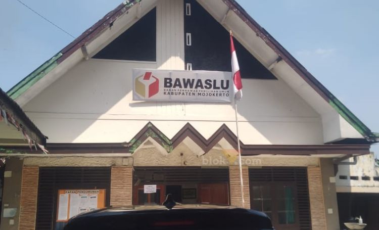 Kantor Bawaslu Kabupaten Mojokerto.(Blok-a.com/Syahrul)