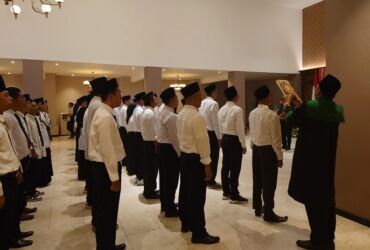 Suasana pelantikan anggota PPK kabupaten Mojokerto di Royal Hotel Trawas.(Blok-a.com/Syahrul Wijaya)