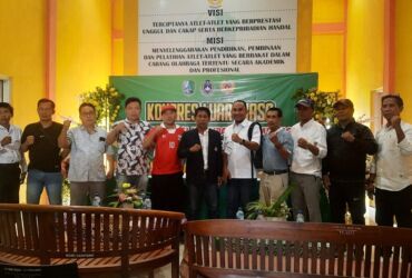 Kaos Merah Bung Fafan Saat Usai Terpilih (blok-a.com/Yusuf)