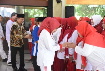 Pengukuhan klub jantung desa se Kabupaten Sidoarjo oleh Ketua Yayasan Jantung Sehat (YJI) Cabang Sidoarjo, dr Sriatun di pendapa Delta Wibawa Sidoarjo.