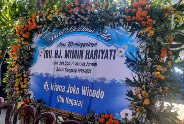Karangan bunga dari Ibu Negara di kediaman Bupati Sampang 2019-2024