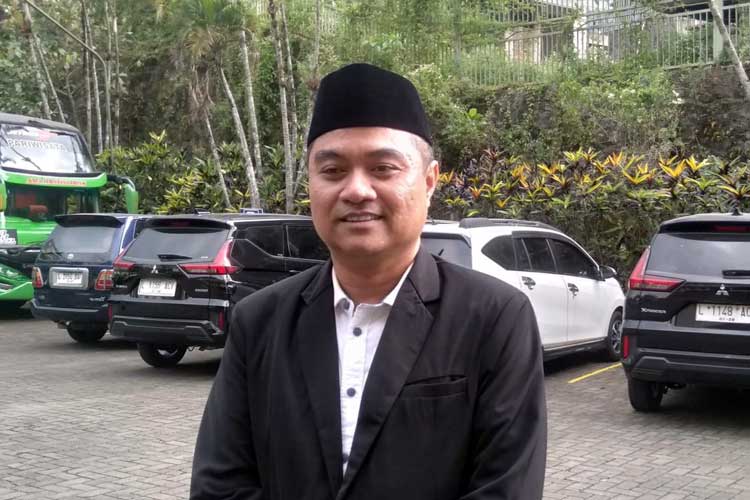 Ketua Bawaslu Kabupaten Mojokerto, Dody Faizal saat memberikan keterangan usai pelantikan anggota Panwascam (Blok-a.com/Syahrul Wijaya)